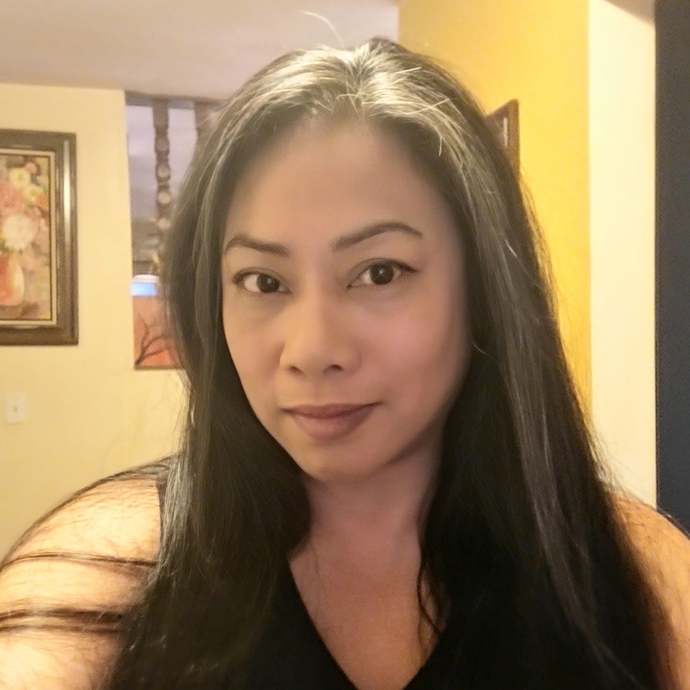 Meet Your Posher, The Shopaholic